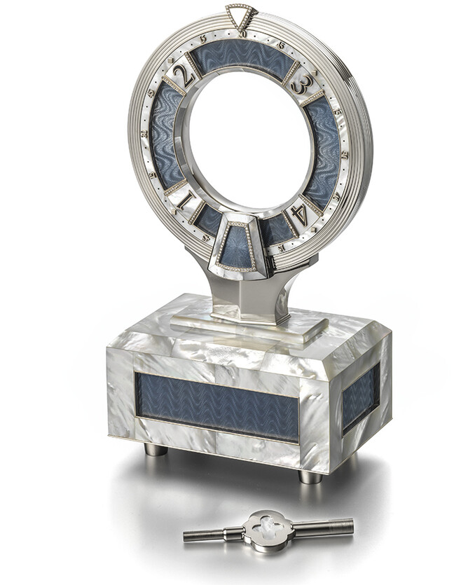 Revolving Dial Clock by Paul Jones - Winner of the Jacques Cartier Memorial Award 2017