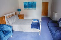 Guest Bedrooms & Lounges