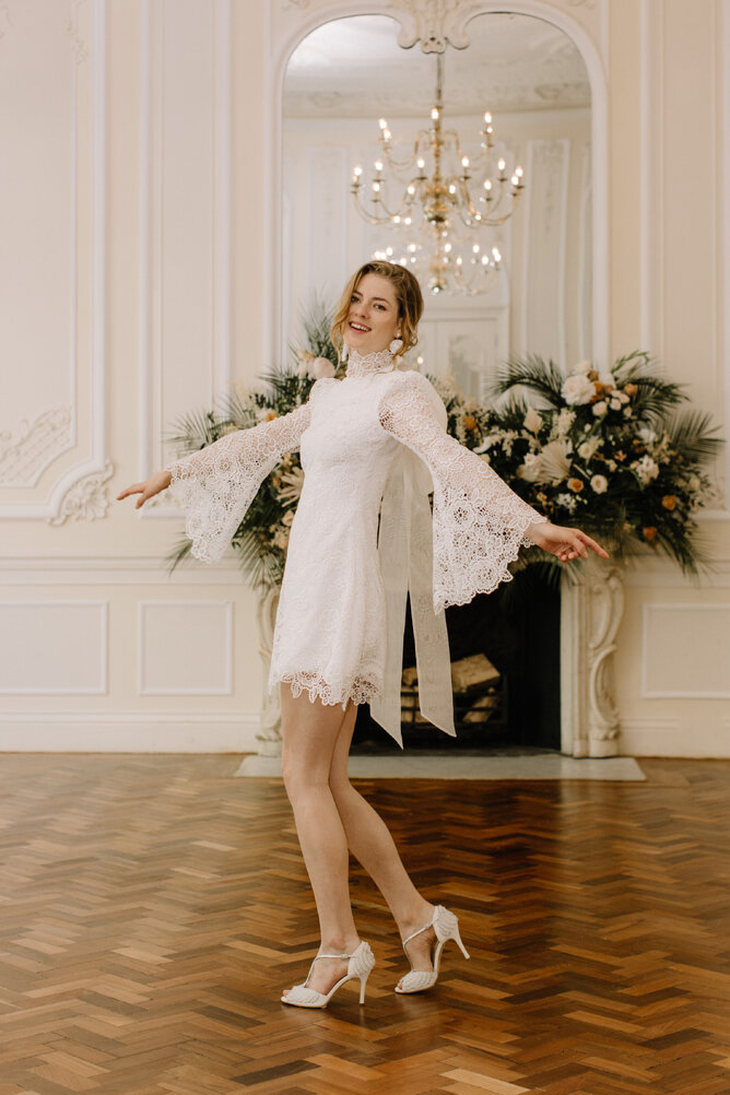 Short wedding dress, Short civil ceremony wedding dress, Civil wedding dress, High neck short wedding dress, Short wedding dress with sleeve, Short Lace Wedding dress Statement sleeves short wedding dress, bridal fashion