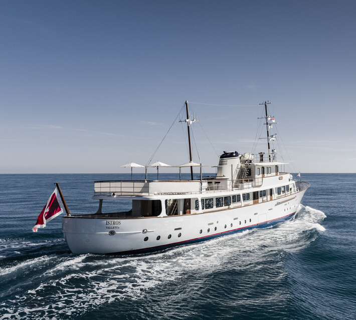 Superyacht Istros