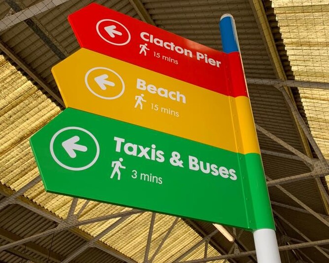 Directional sign by sign maker - Esign