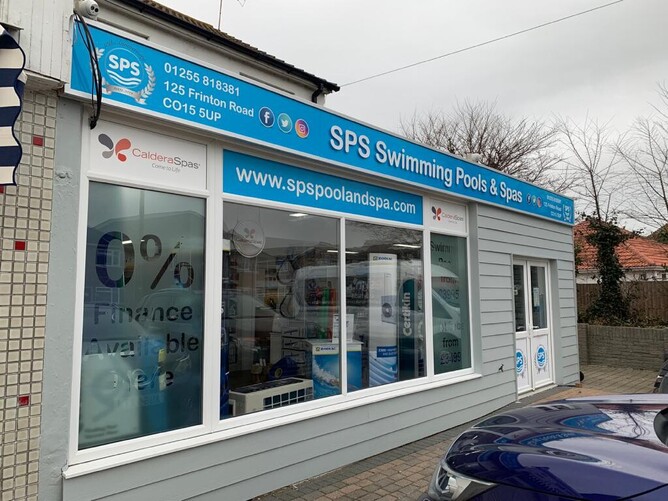 Bespoke signage solutions by Esign on shop front