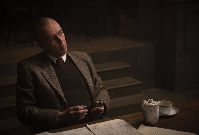 John Hannah in THE AUSCHWITZ ESCAPE