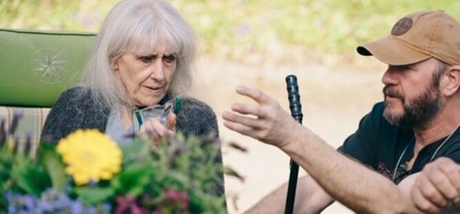 Anita Dobson with director Steve Nesbit on location with CROSS TALK