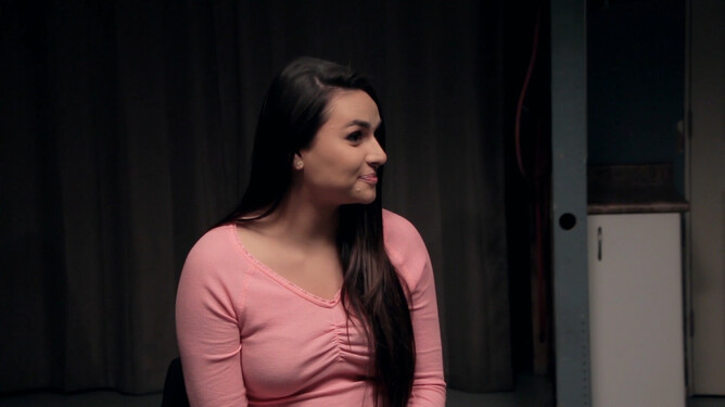  Jan Kamar as Siara Alves