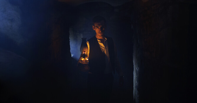 William Holstead in scottish horror PLAYHOUSE