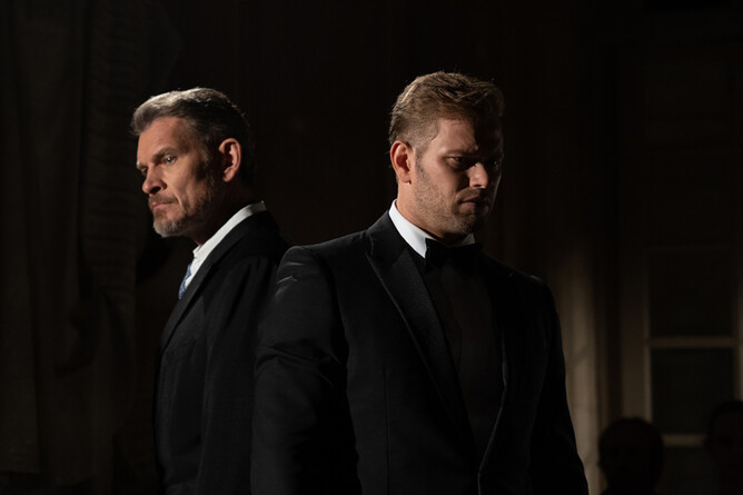 Götz Otto &  Kellan Lutz in Divertimento