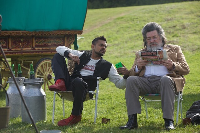 GLOVES OFF - Kab Silva & Ricky Tomlinson