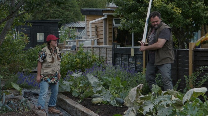 'SWEDE CAROLINE' uncovers the quirky side of competitive gardening.