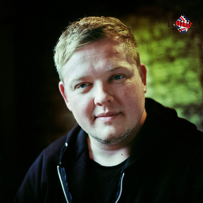 400 BULLETS director Tom Paton