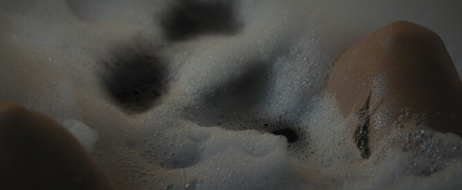 SACRIFICE - Directors: Andy Collier & Toor Mian. With: Barbara Crampton, Sophie Stevens, Ludovic Hughes, Lukas Loughran. USA 2020. 87 mins.