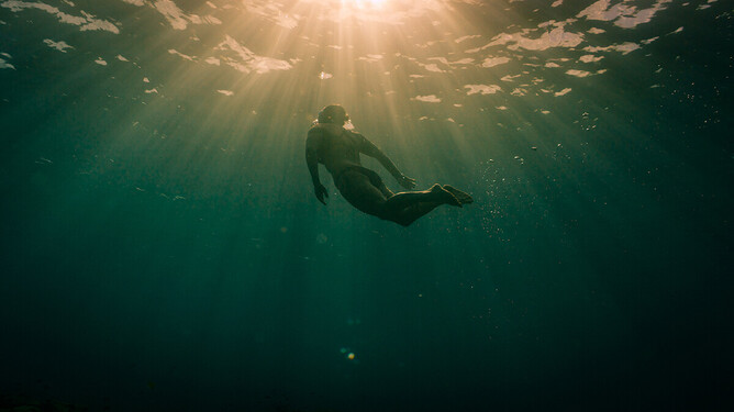 Stefan Stuckert's Documentary AGAINST THE TIDE About British Ultra-Marathon Swimmer Beth French To Be Released March 2021.