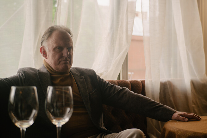 Robert Glenister in british gangster film VILLAIN 2020