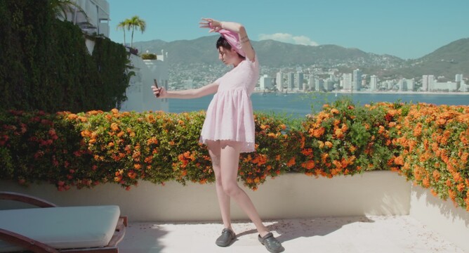 SEARCHING EVA - Pia Hellentha - Fragments Film festival 2019