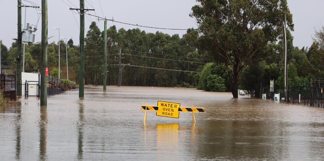 URBAN WATER RESILIENCE - LIVING IN BALANCE WITH OUR NATURAL ENVIRONMENT