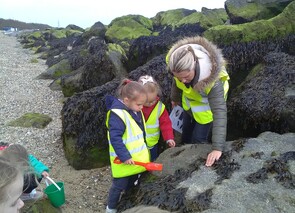 Exploring the rocks & in search of limpets!