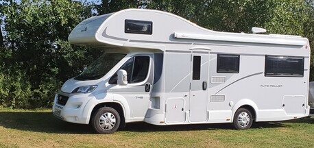 2020 6 berth 5 seat belts auto roller, awning not included