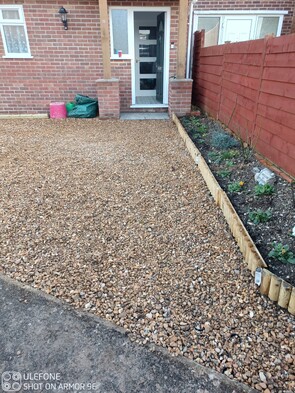 Showing the completed gravel path with the gravel rings covered, path is ready to use.