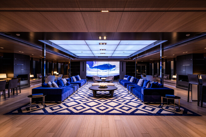 Yacht Bold interior