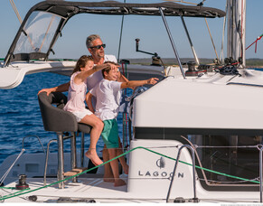 Choosing Your Yacht Adventure: Bareboat vs. Crewed Charter