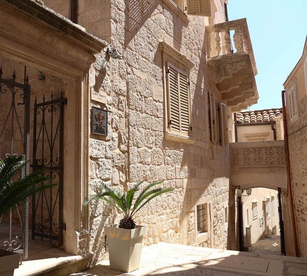 Lesic Dimitri Palace