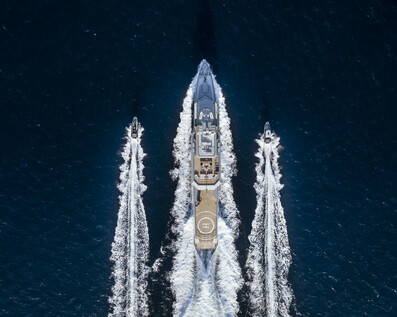 Superyacht Bold