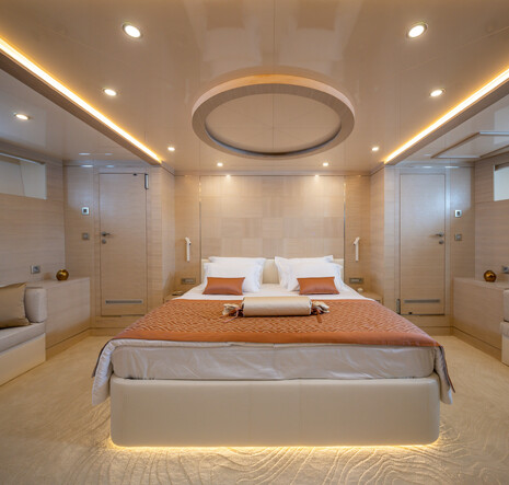 Yacht Love Story