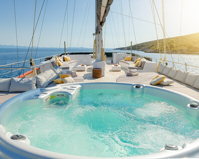 Yacht Lady Gita