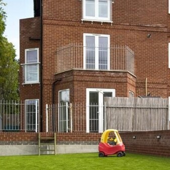 Back aspect of Hendon Park View