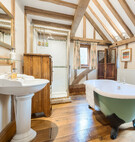 Walnut Barn - family bathroom